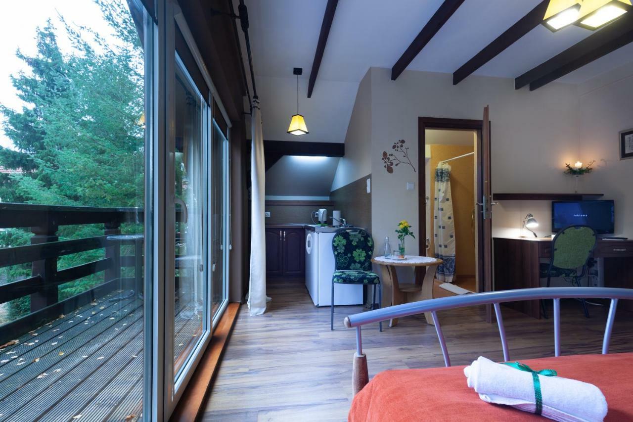 Poziomka Otel Kujan Dış mekan fotoğraf