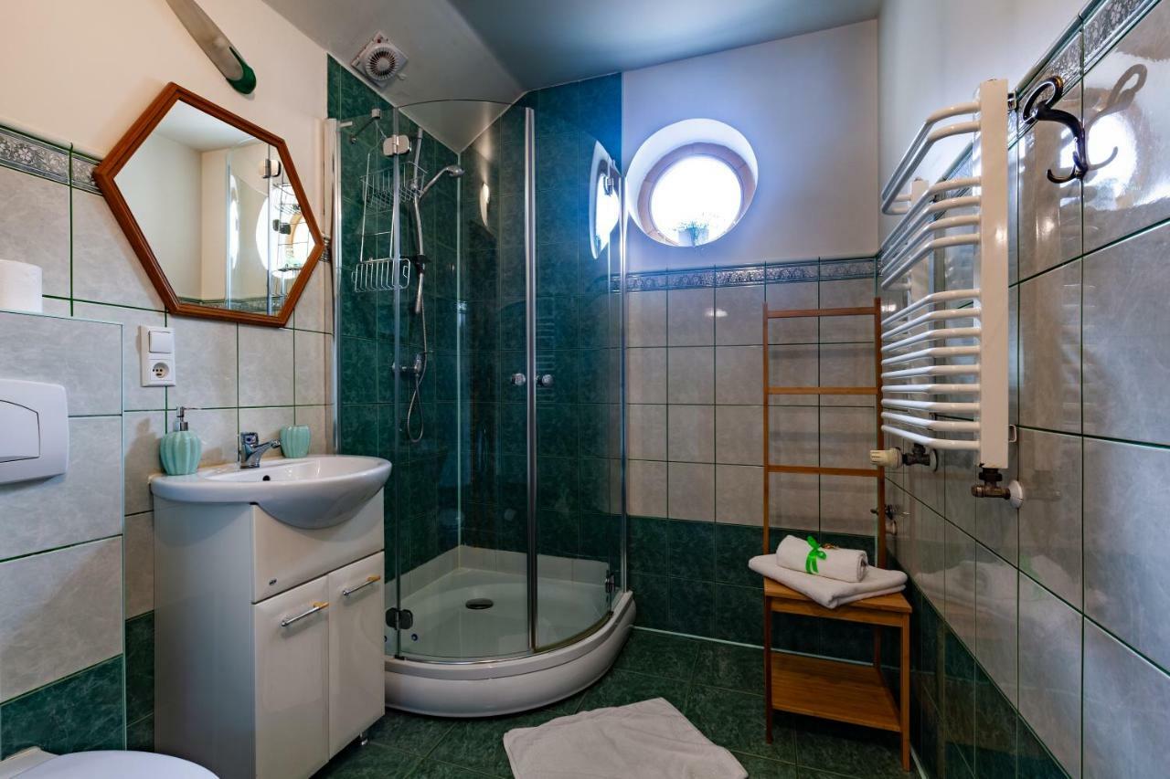 Poziomka Otel Kujan Dış mekan fotoğraf