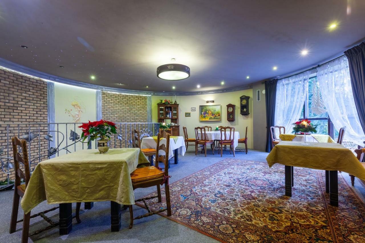 Poziomka Otel Kujan Dış mekan fotoğraf