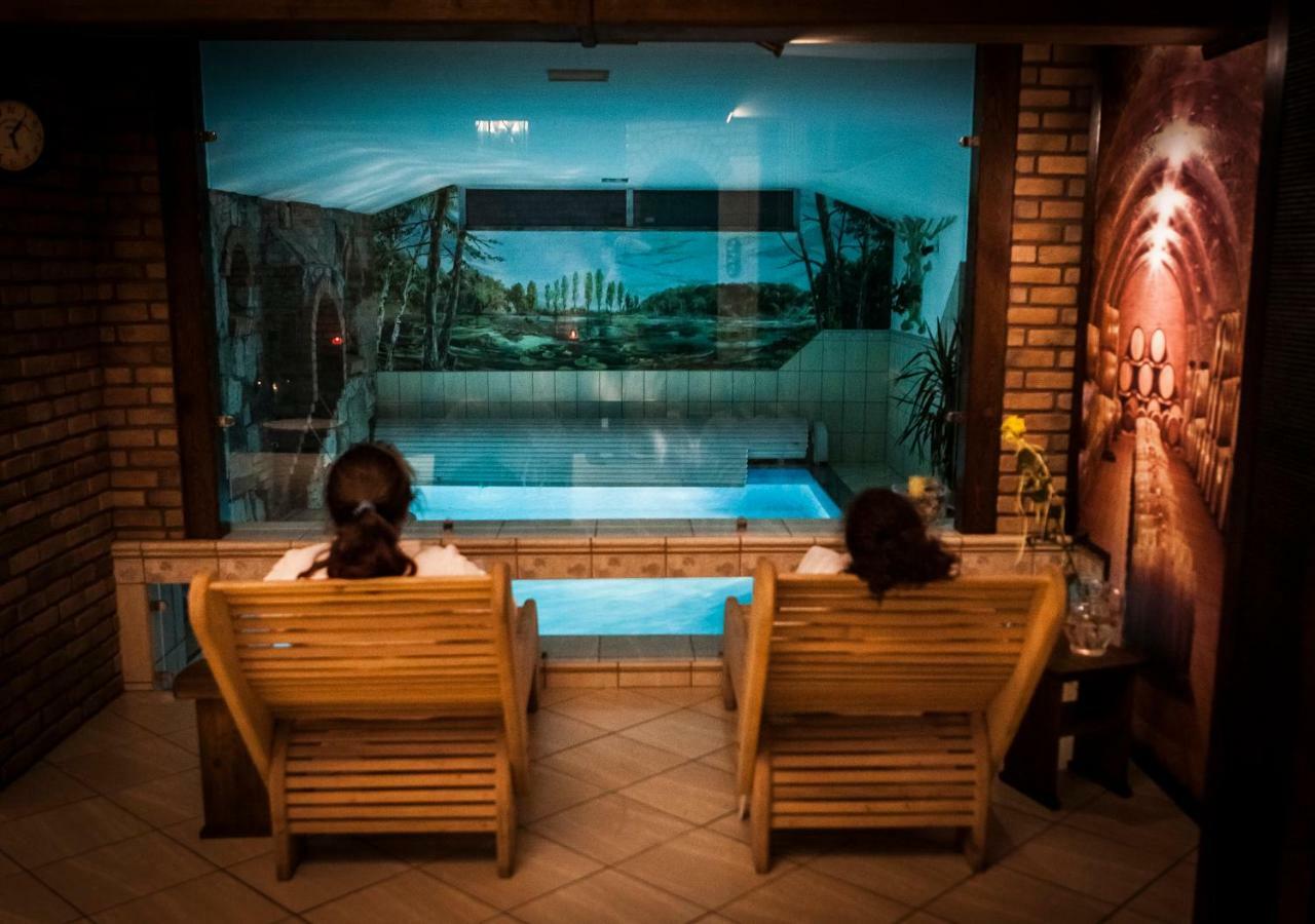 Poziomka Otel Kujan Dış mekan fotoğraf