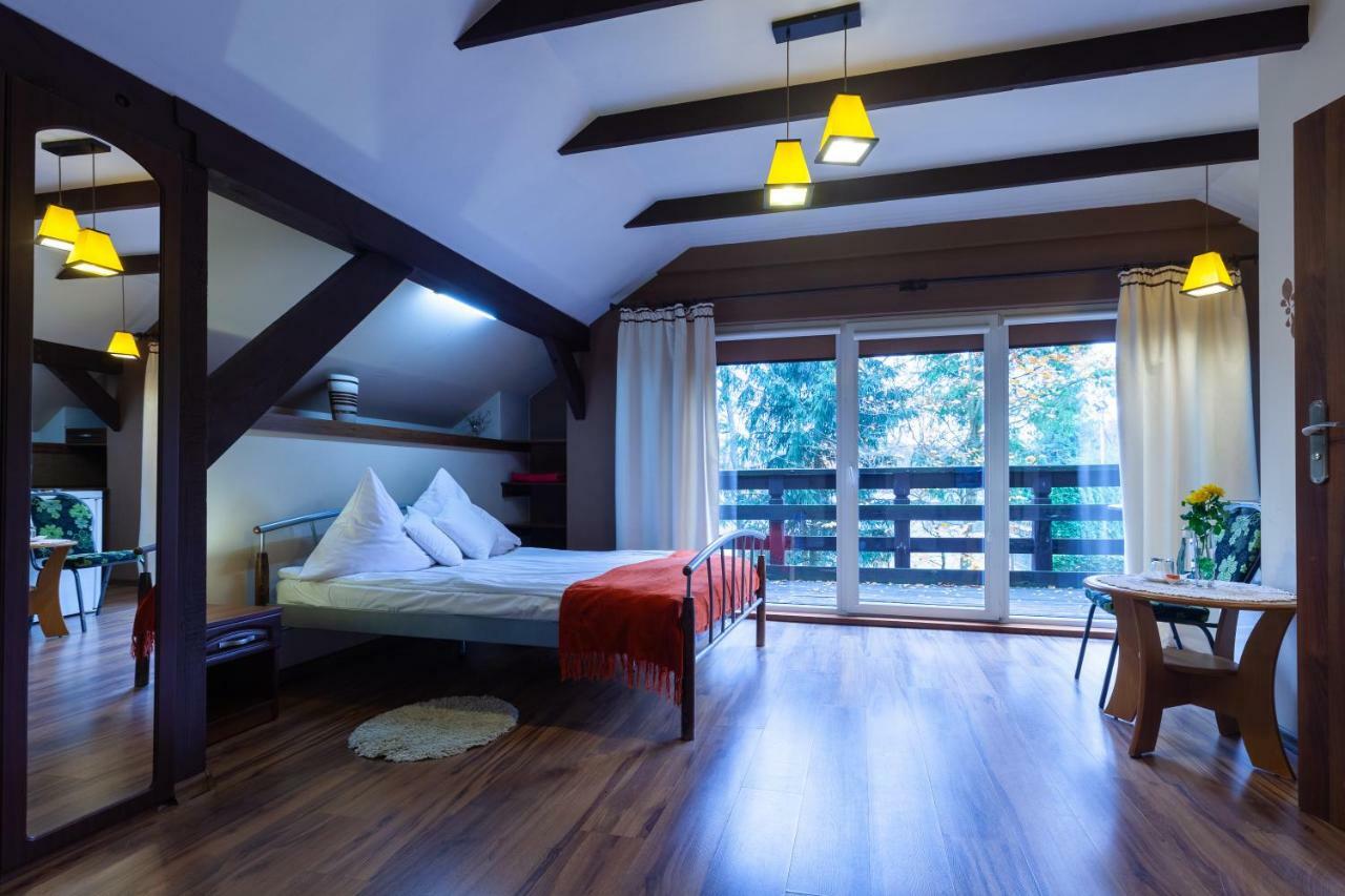 Poziomka Otel Kujan Dış mekan fotoğraf