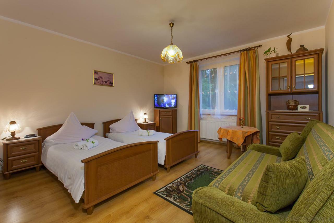 Poziomka Otel Kujan Dış mekan fotoğraf